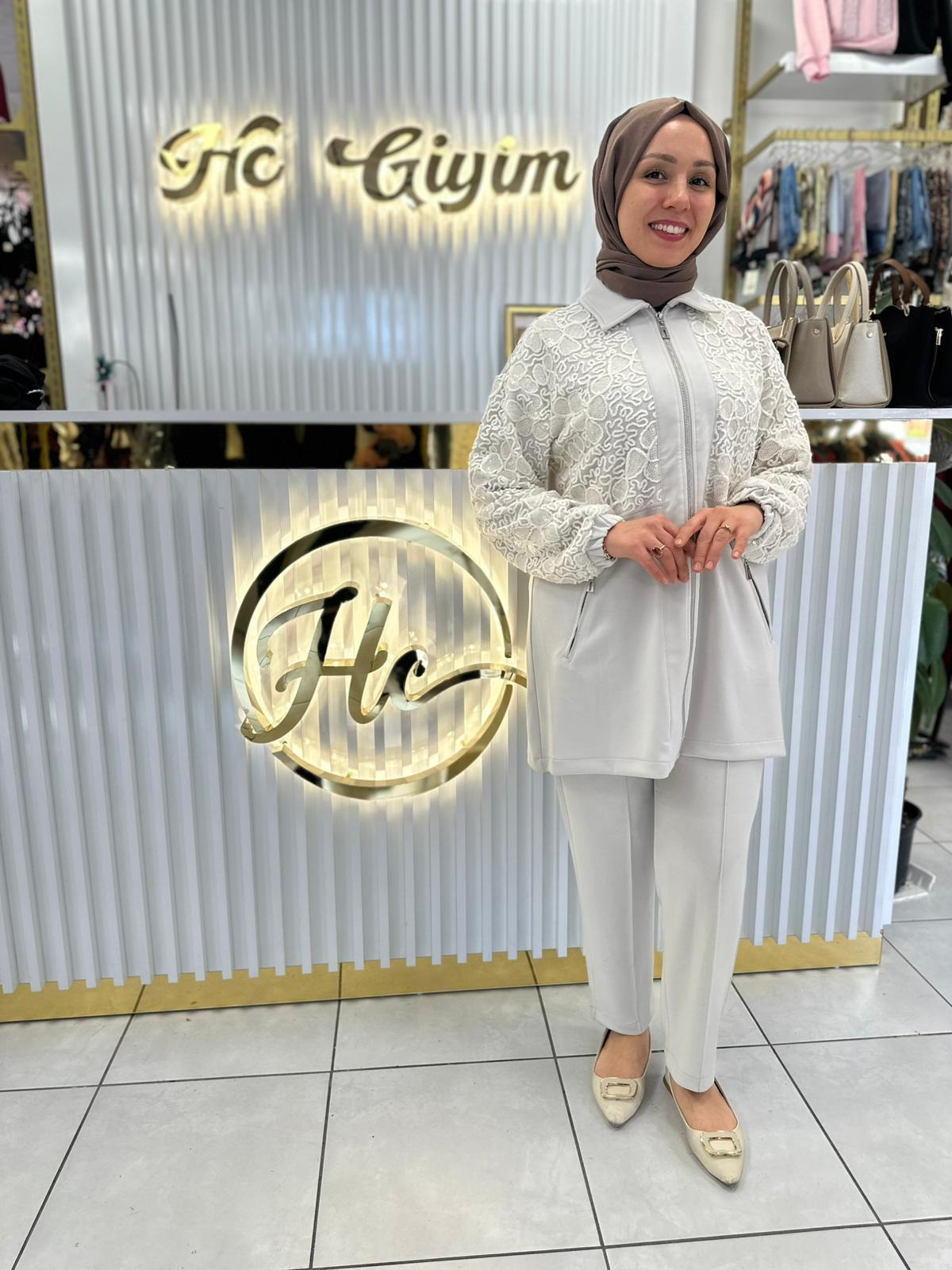 KREM PUL PAYETLİ TAKIM