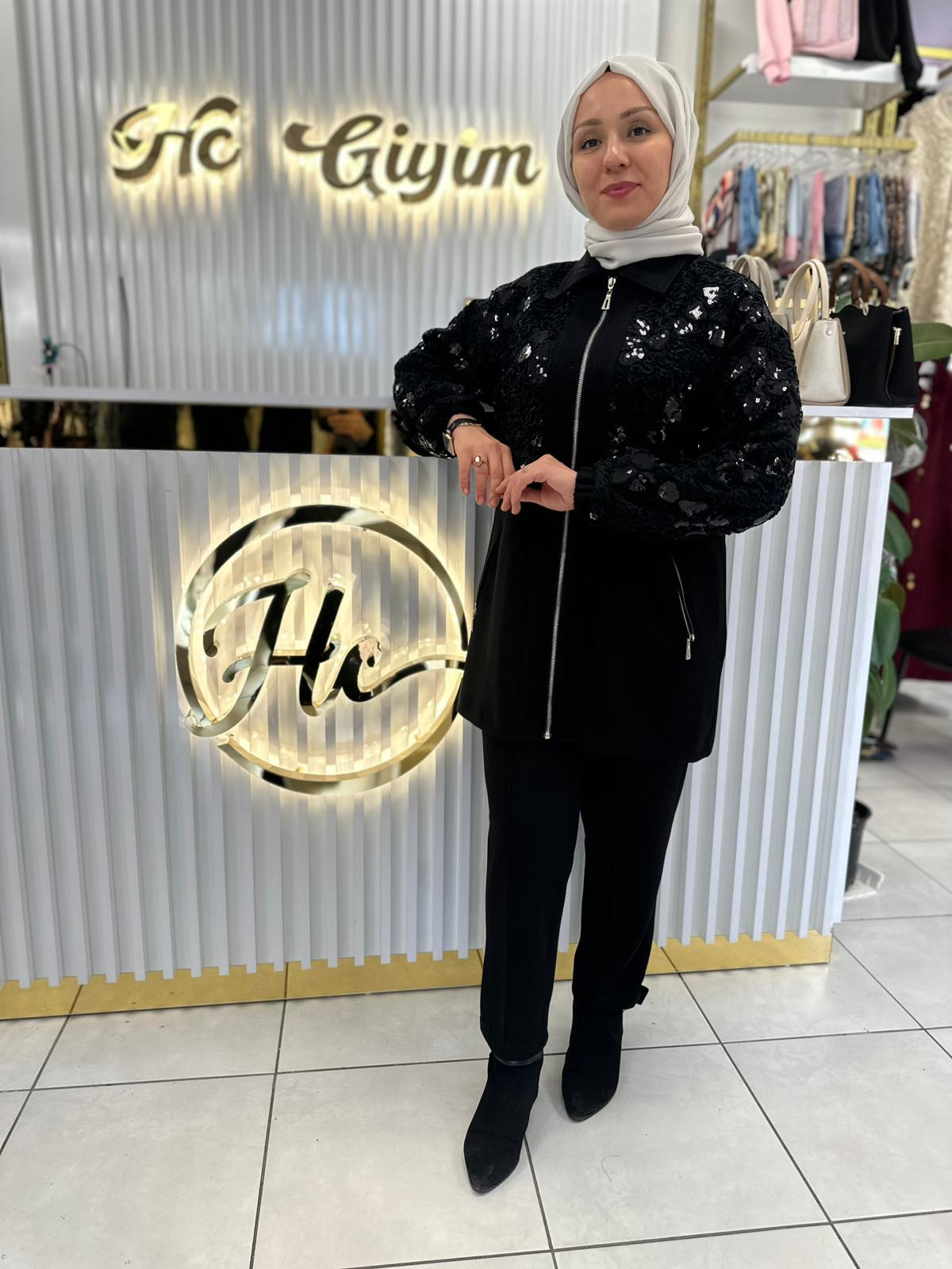 SİYAH PUL PAYETLİ TAKIM