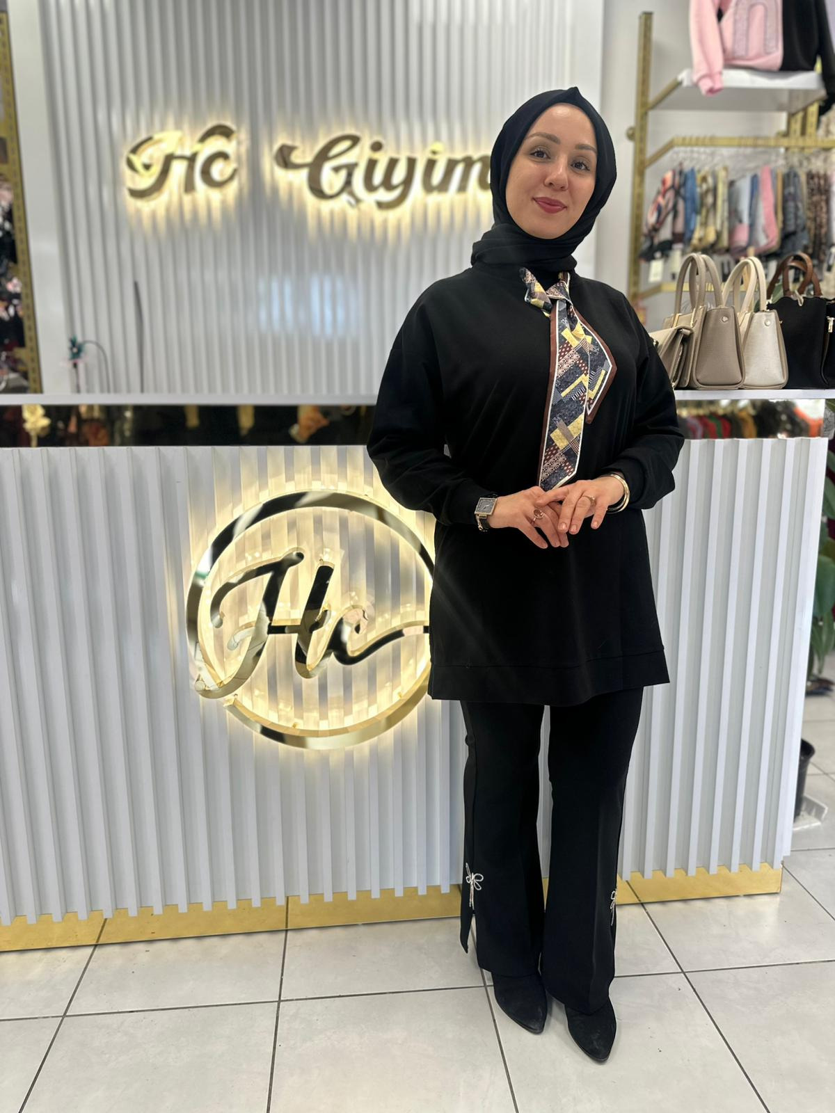 SİYAH KRAVAT DETAYLI TUNİK 