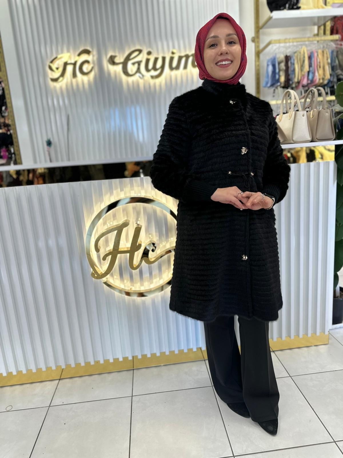 SİYAH DESENLİ ANGORA KABAN