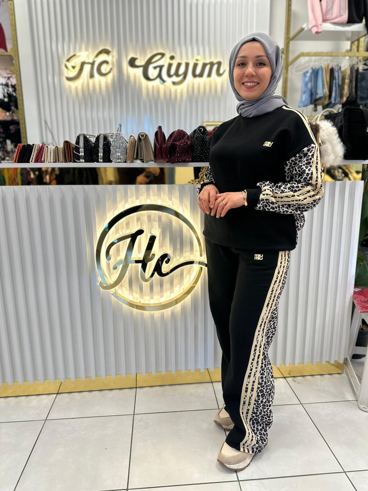 SİYAH LEOPAR DETAYLI SPOR TAKIM