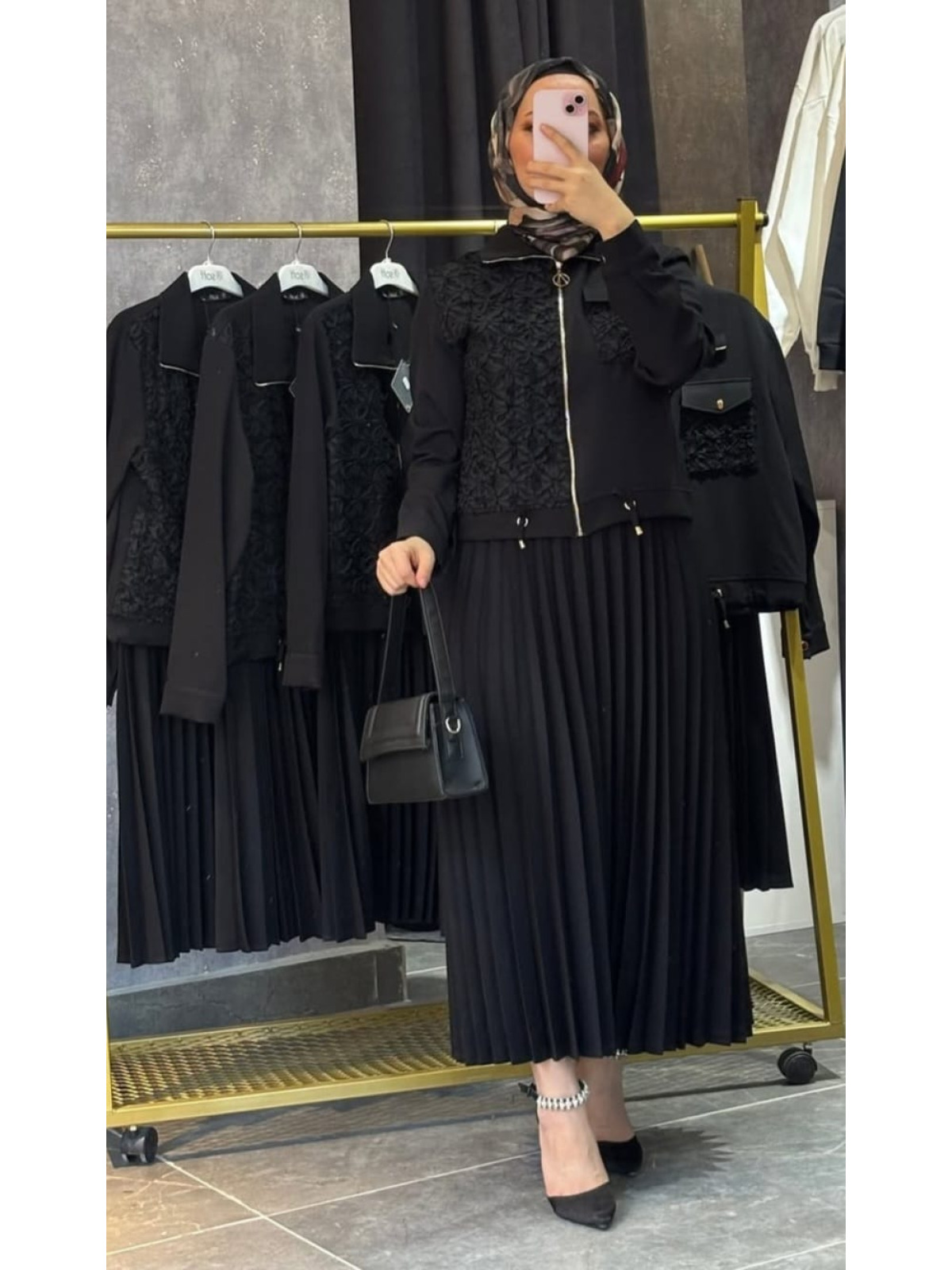 SİYAH PİLE ETEKLİ TAKIM