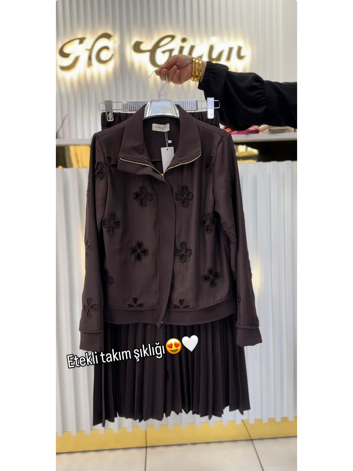 BONCUK İŞLEME DETAYLI ETEKLİ TAKI 