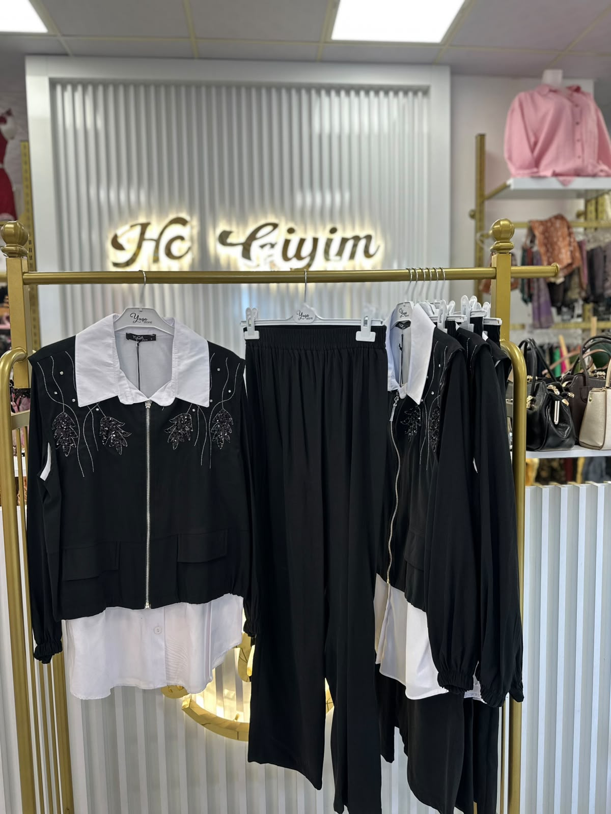 SİYAH ÜÇLÜ YELEKLİ TAKIM